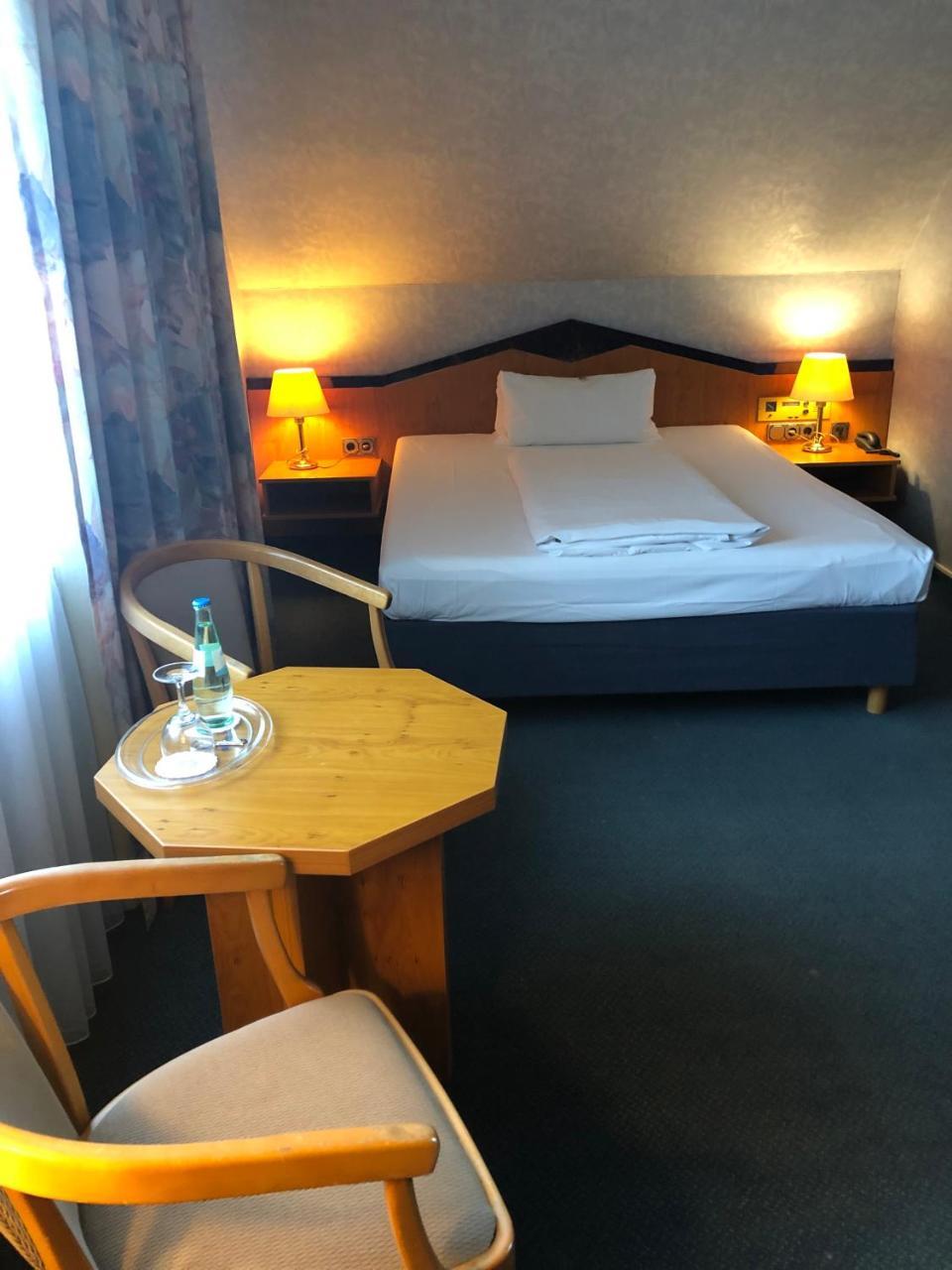 Hotel Restaurant New Neuenhof ヴッパータール エクステリア 写真