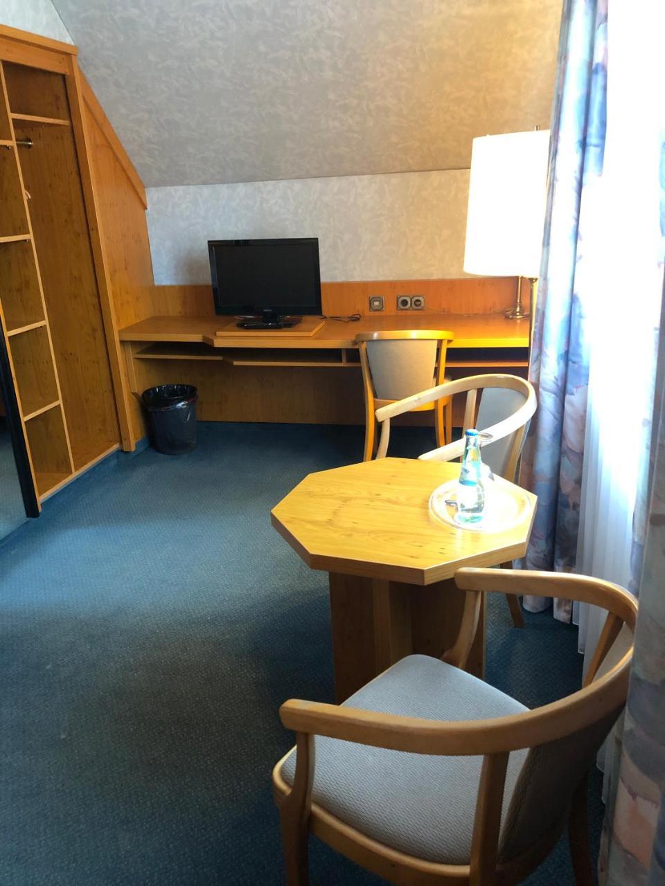 Hotel Restaurant New Neuenhof ヴッパータール エクステリア 写真